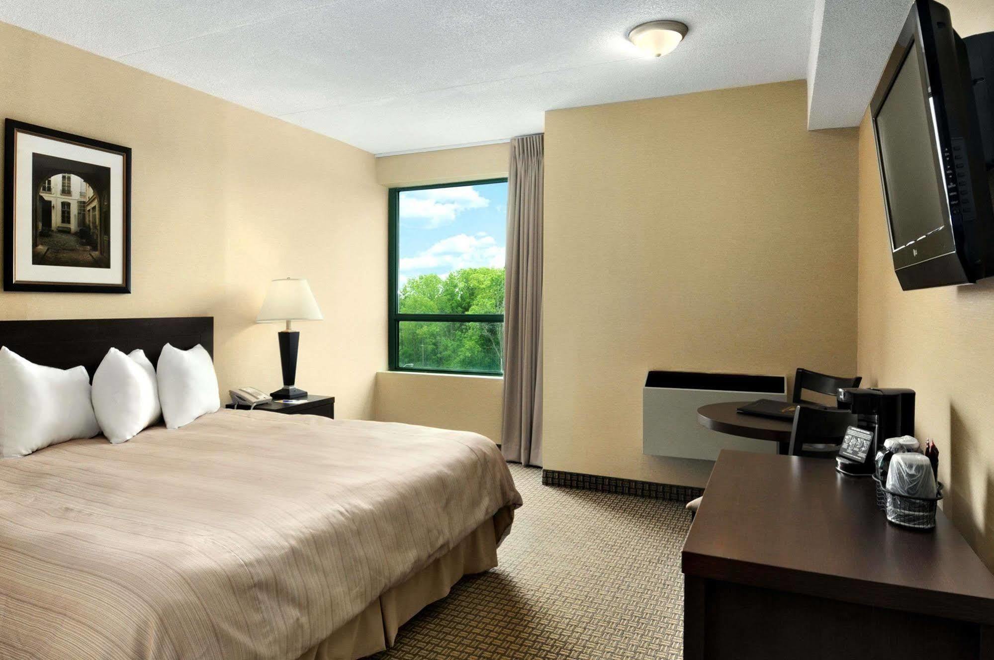 Days Inn By Wyndham Niagara Falls Lundys Lane المظهر الخارجي الصورة