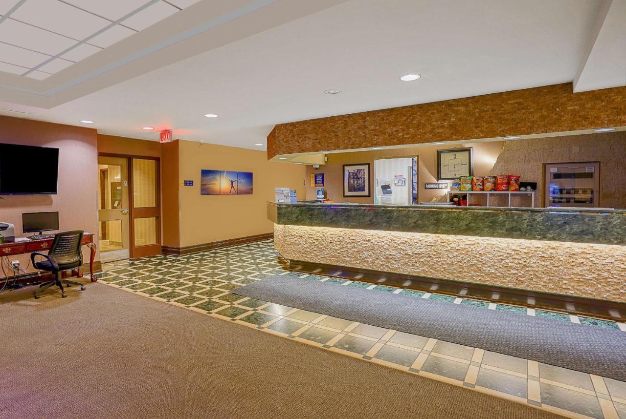 Days Inn By Wyndham Niagara Falls Lundys Lane المظهر الخارجي الصورة